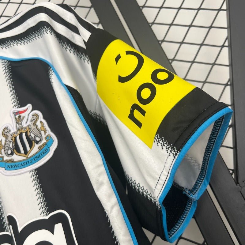 Newcastle United 2025/2026 Home - Fan Version [Adult]