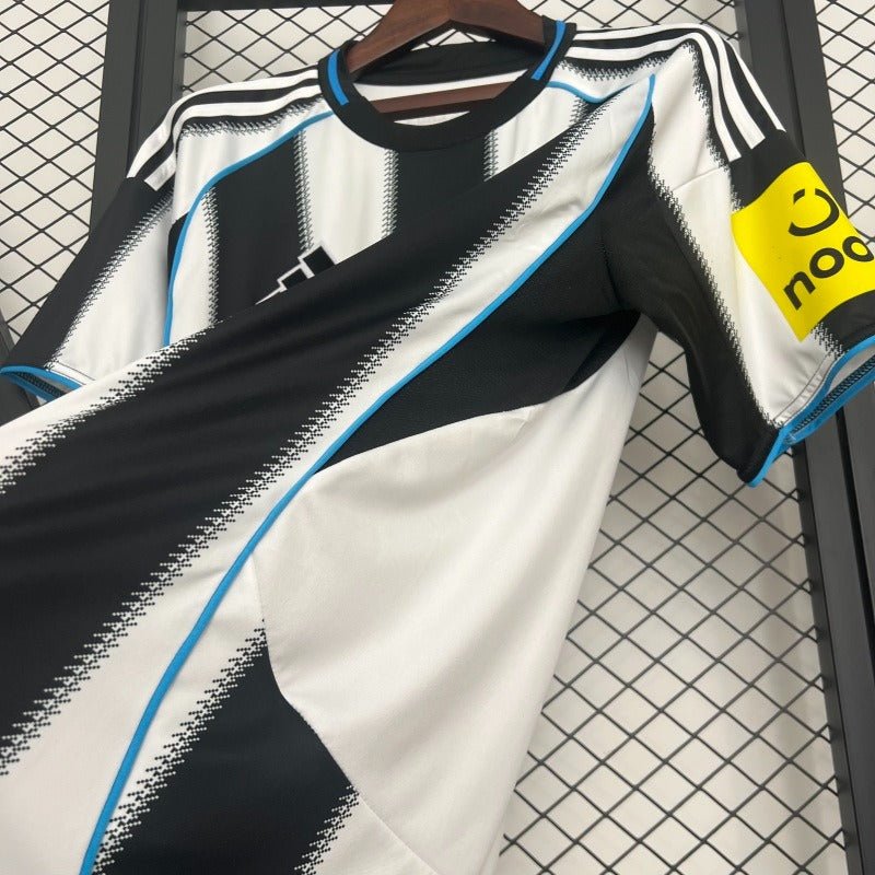Newcastle United 2025/2026 Home - Fan Version [Adult]