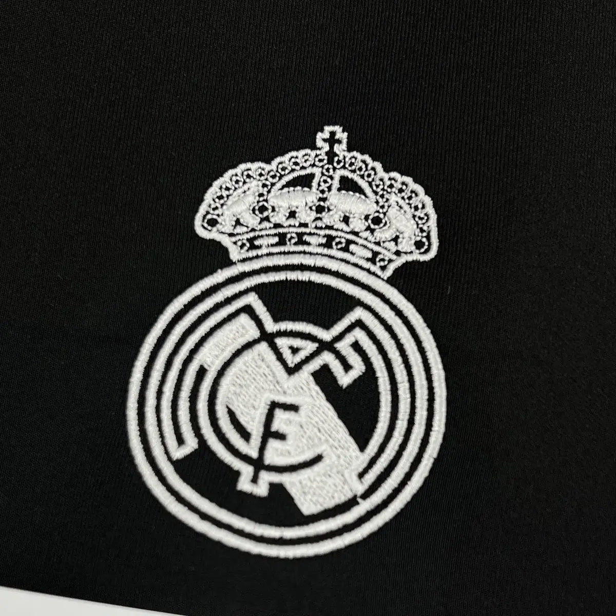 Real Madrid 2026-2027 Lifestyle Fan Jersey - View 6