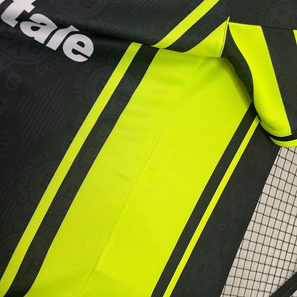 Retro Borussia Dortmund 1996-1997 Away Fan