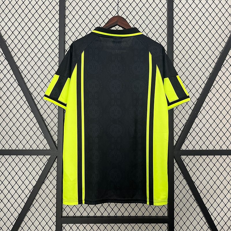 Retro Borussia Dortmund 1996-1997 Away Fan