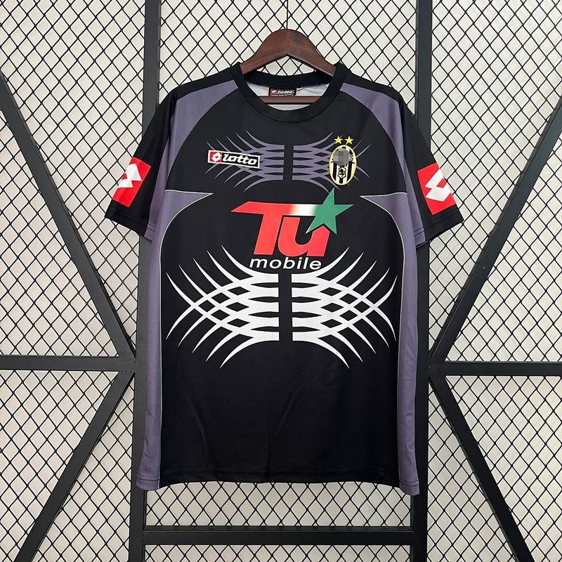 Juventus FC 2001/2002 Retro Visitante - Versión Fan [Adulto]