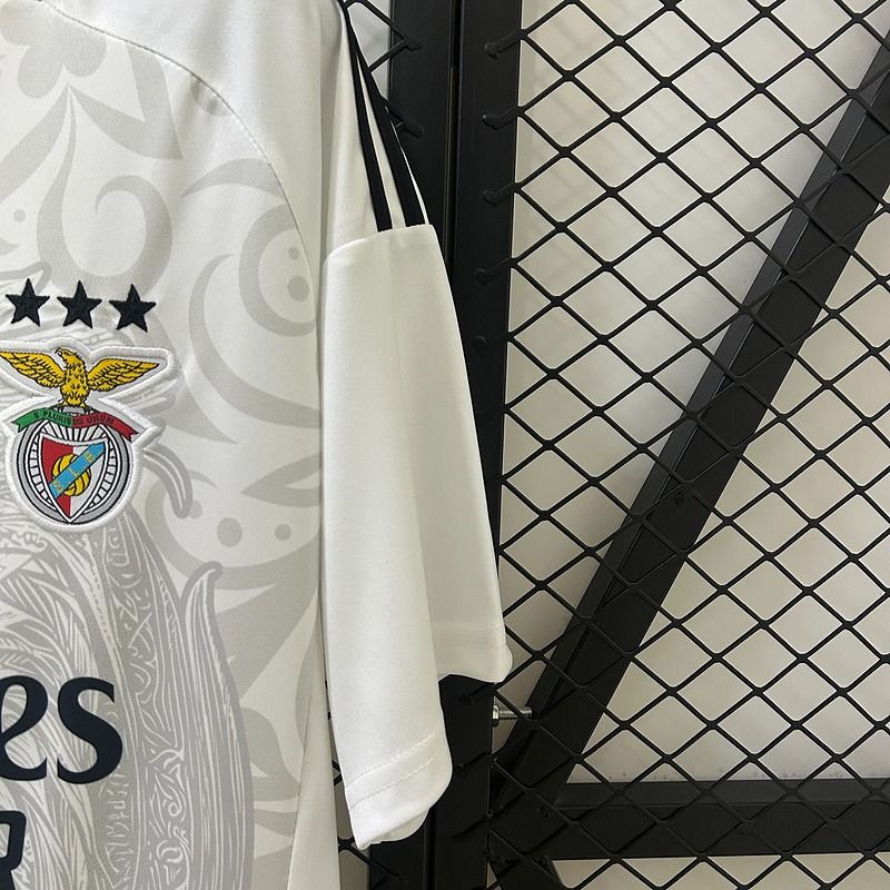 SL Benfica 2025/2026 Entrenamiento - Versión Aficionado [Adulto]