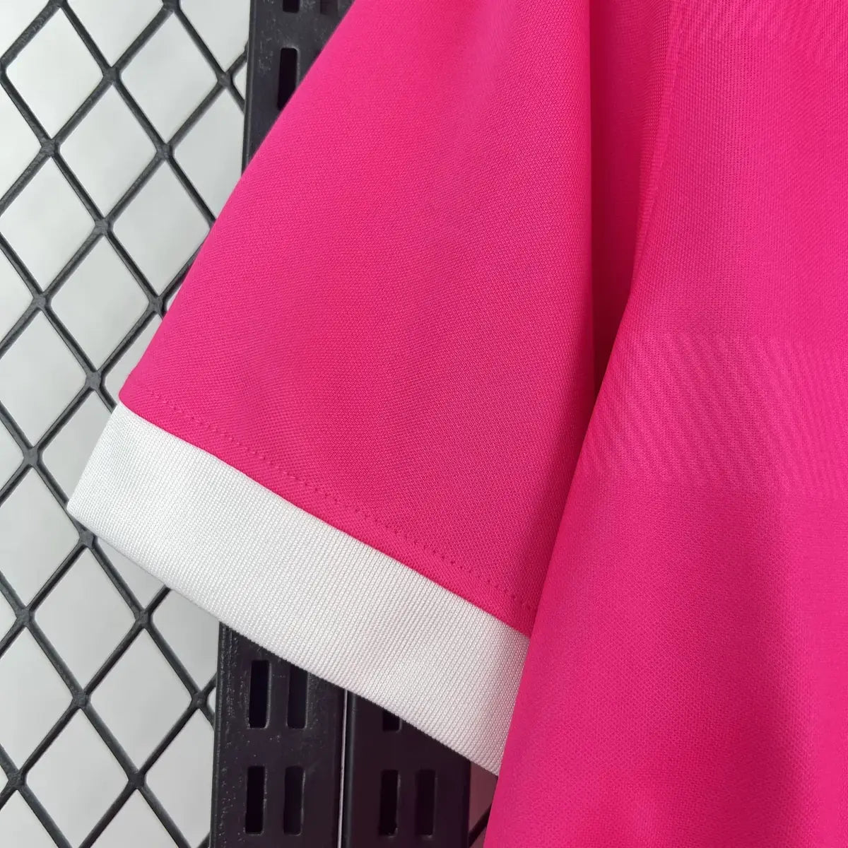 Sporting CP 2026-2027 Pink October Fan Jersey - View 4