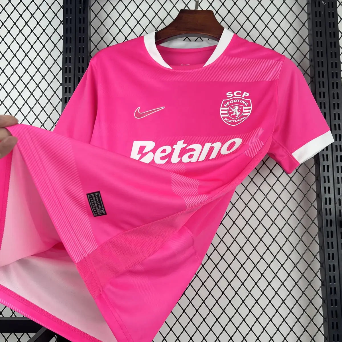 Sporting CP 2026-2027 Pink October Fan Jersey - View 8